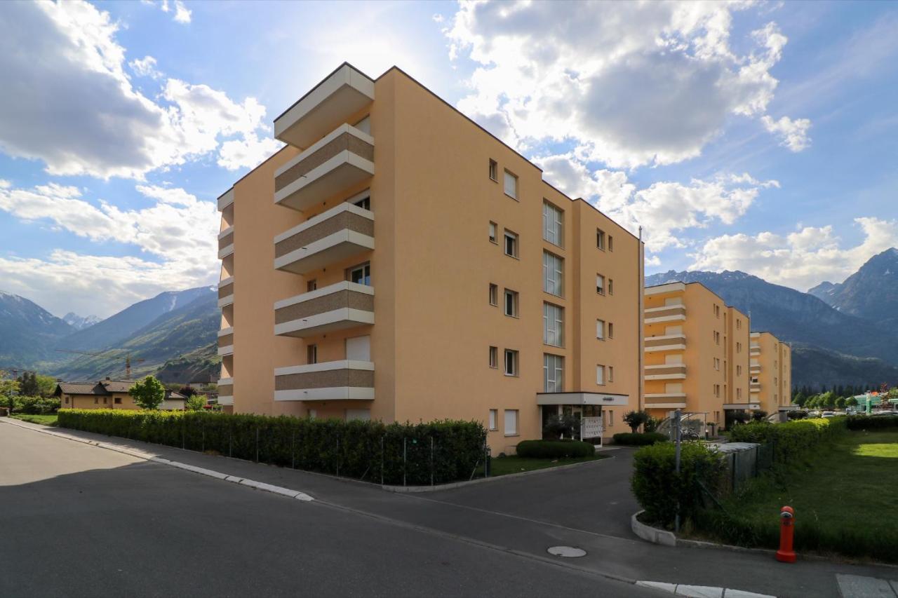 Modern Apartment Close To Martigny Train Station Extérieur photo