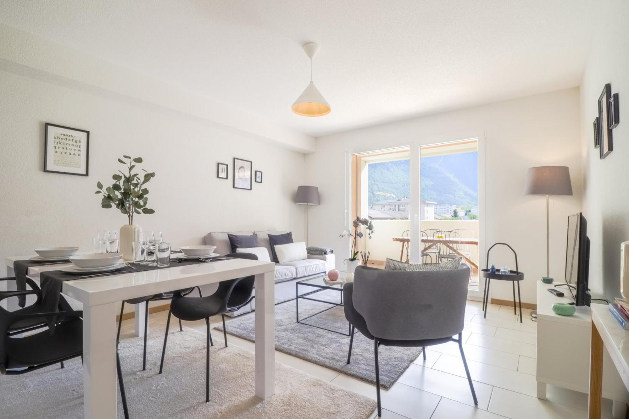 Modern Apartment Close To Martigny Train Station Extérieur photo